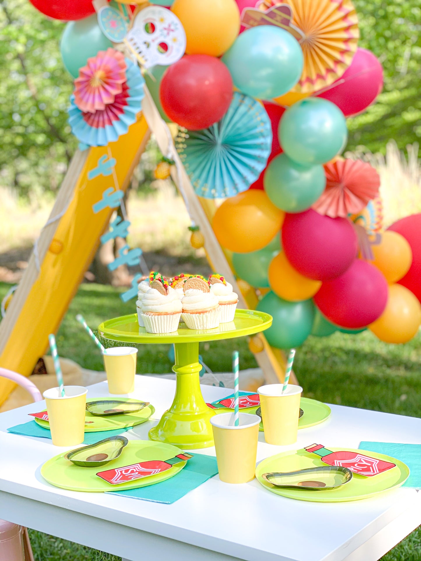 Spicy Bottle Canapé Plates